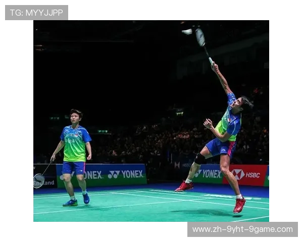 羽毛球转身击球